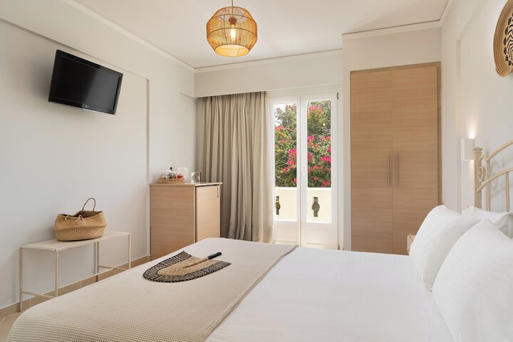 Room 16 of 83