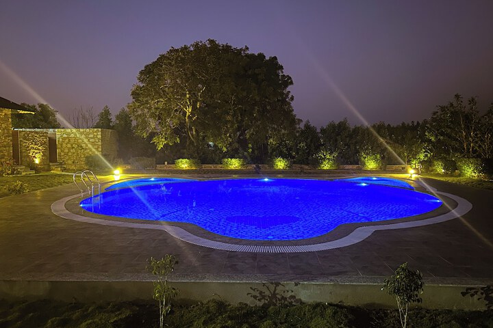 Pool 31 of 76