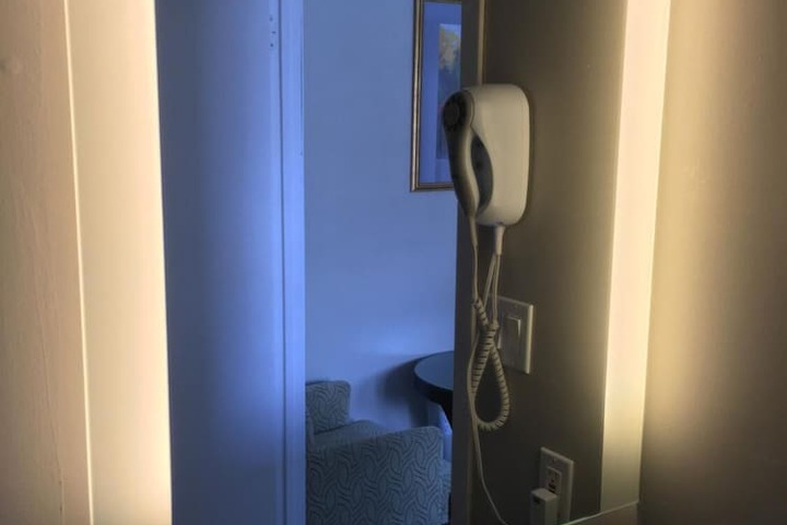 Room 17 of 21