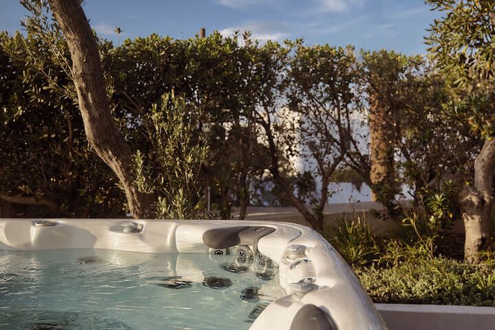Hot Tub 128 of 190