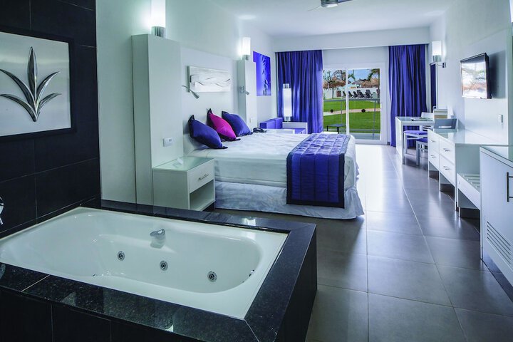 Room 4 of 85
