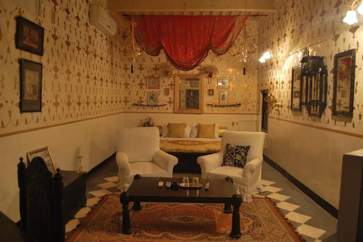 Room 8 of 25