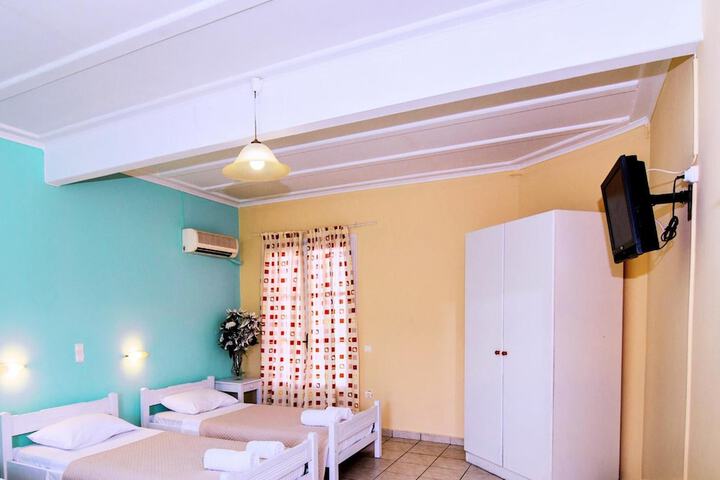 Room 14 of 23
