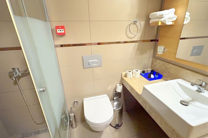 Room 67 of 110