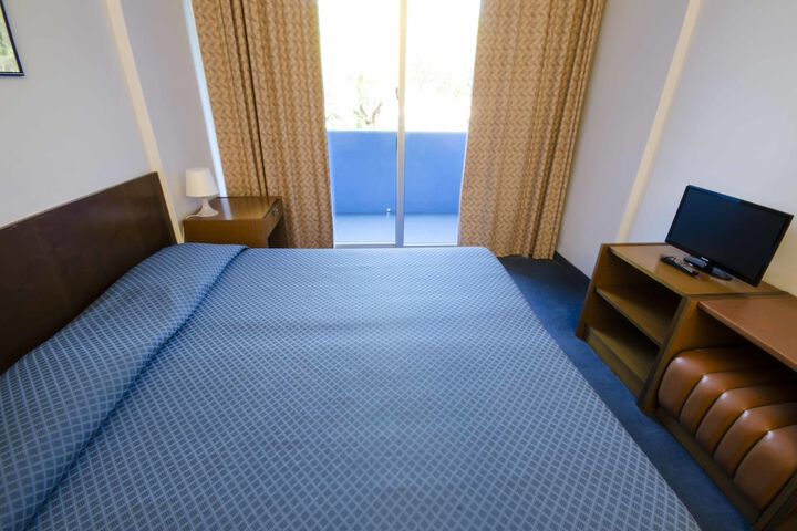 Room 15 of 36