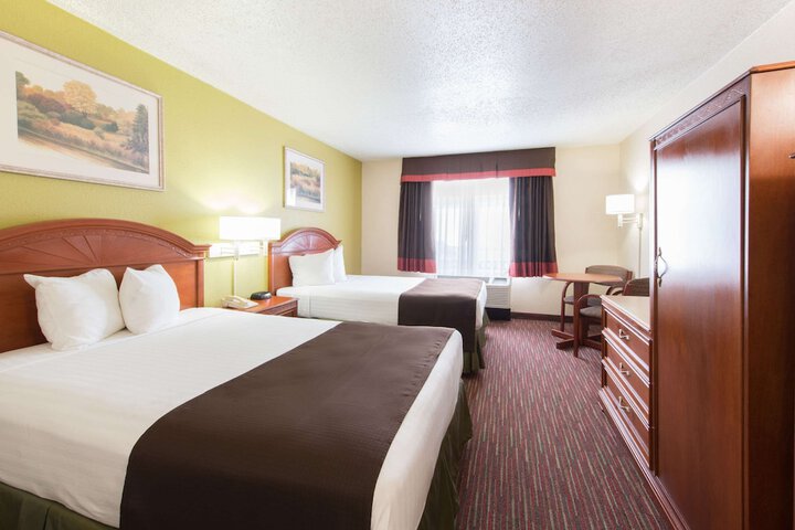 Double Accessible King Size Bed (7 of 7)