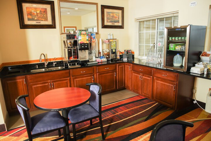 Breakfast/Coffee Service 22 of 30