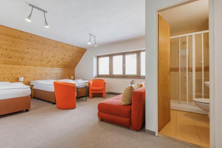 Room 10 of 50