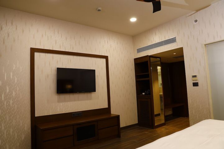Room 10 of 118