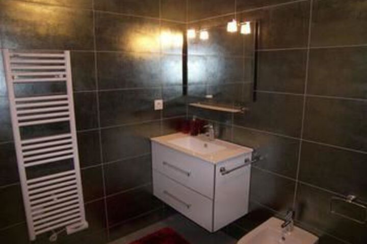 Room 5 of 27