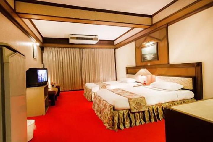 Room 3 of 19