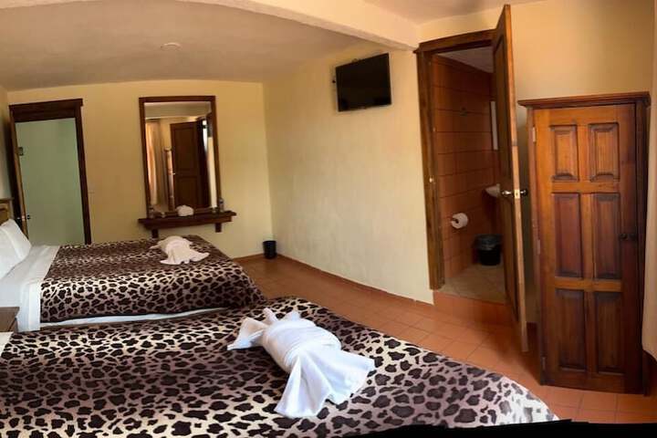 Room 9 of 25