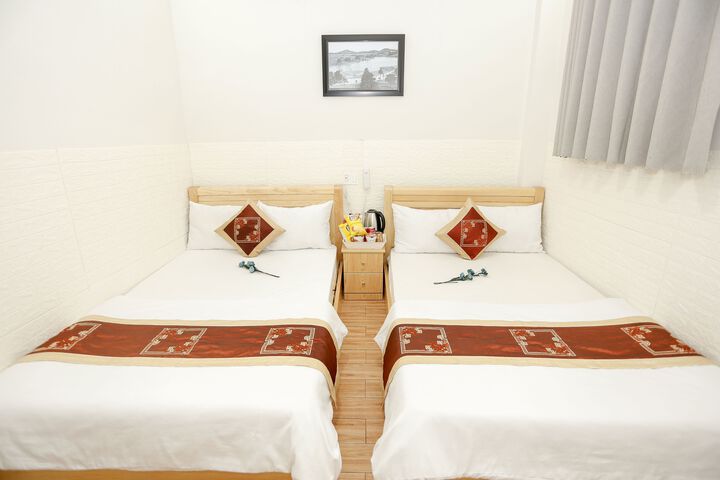 Room 8 of 17