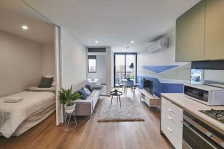 Room 10 of 14