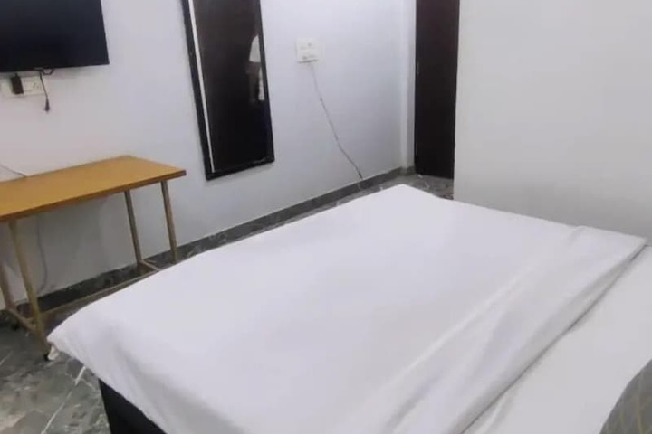 Room 3 of 5