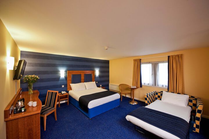 Room 8 of 43