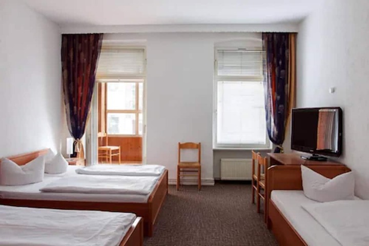 Room 15 of 29