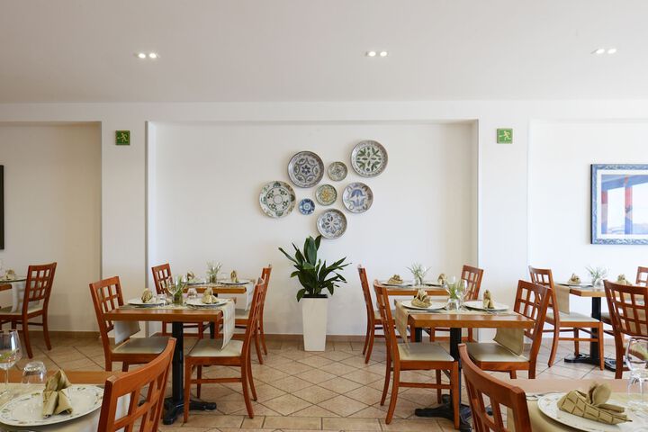 Dining Photos