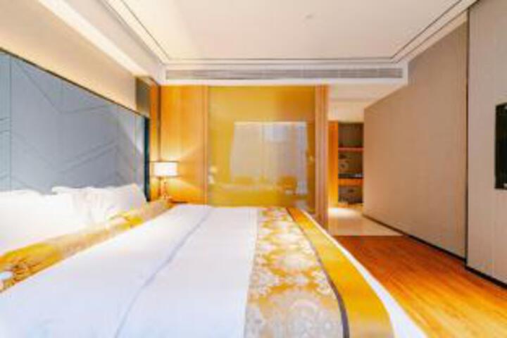 Room 19 of 21
