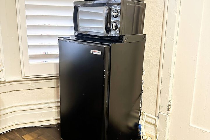 1 Double Bed Microwave and Refrigerator (9 of 15)