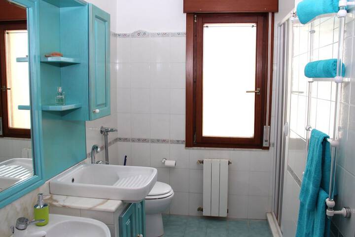 Room 4 of 11