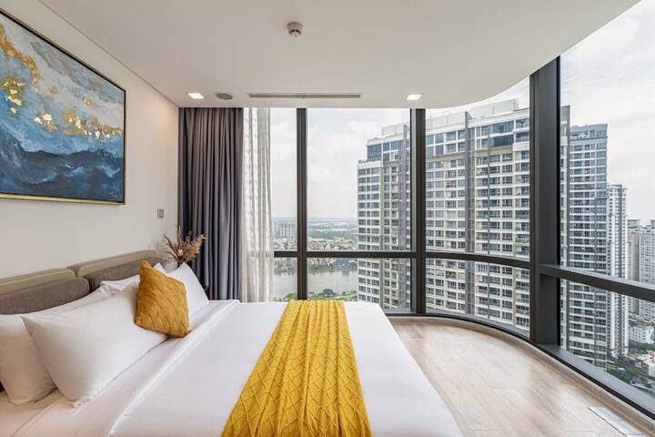 Room 30 of 243