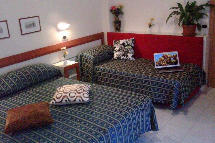 Room 10 of 26