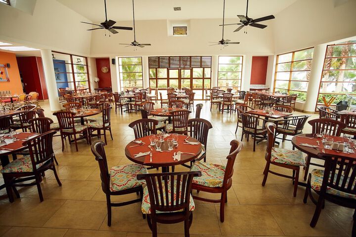 Dining 35 of 71