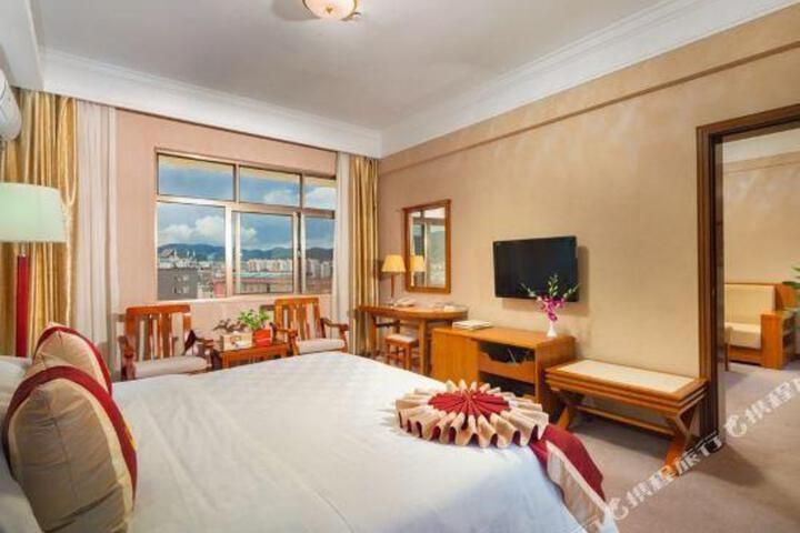 Golden Phoenix Hotel