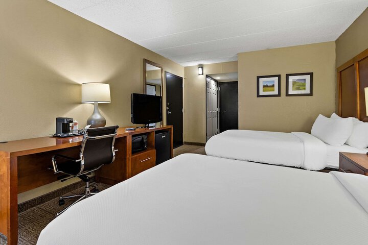2 Double Beds (11 of 14)