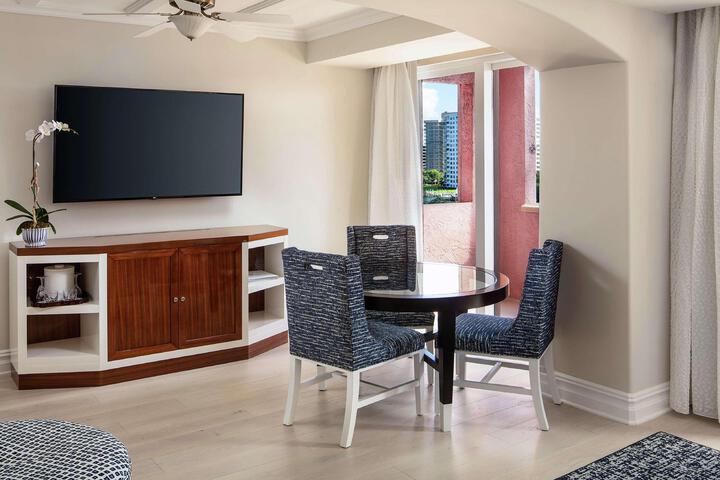 Room 30 of 153