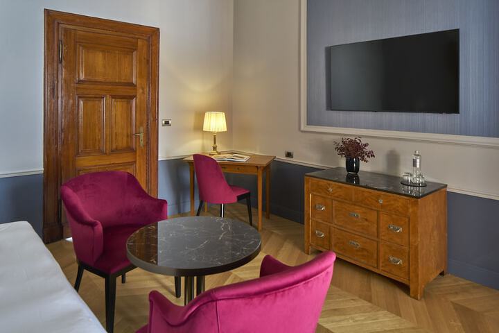 Room 25 of 111