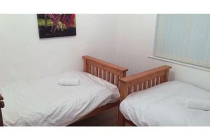 Room 4 of 11