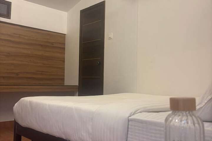 Room 13 of 19