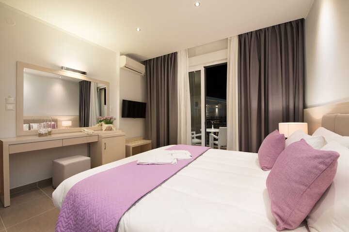 Room 9 of 50