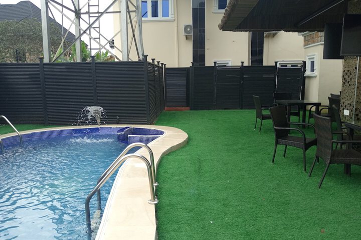 Pool 18 of 27