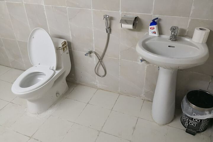 Room 30 of 49