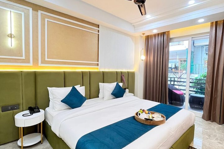 Room 3 of 18