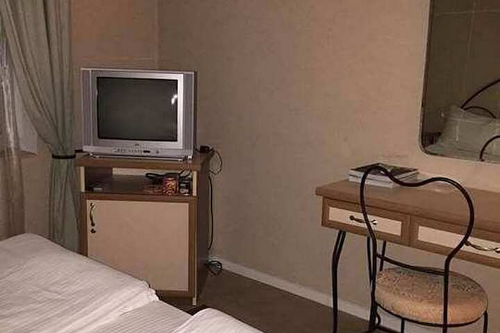 Room 18 of 32