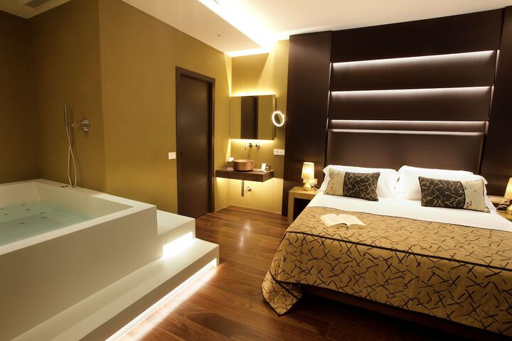 Room 7 of 47