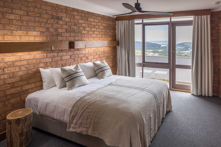 Room 4 of 78