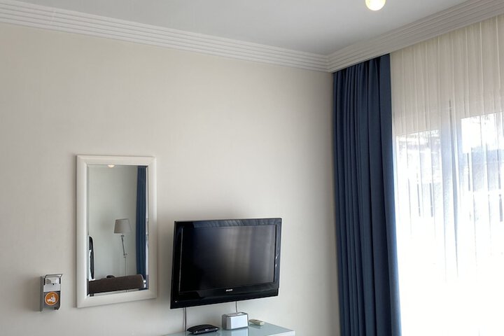 Room 14 of 85