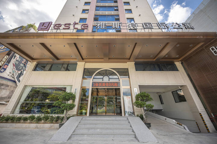Hotel 12 of 32