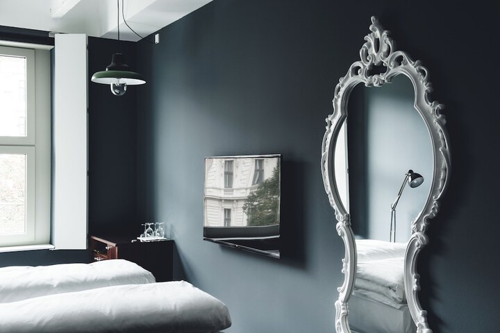 Room 13 of 45