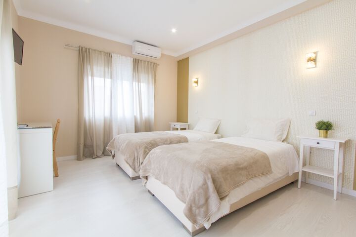 Room 5 of 15