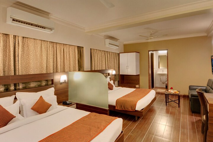 Room 17 of 34