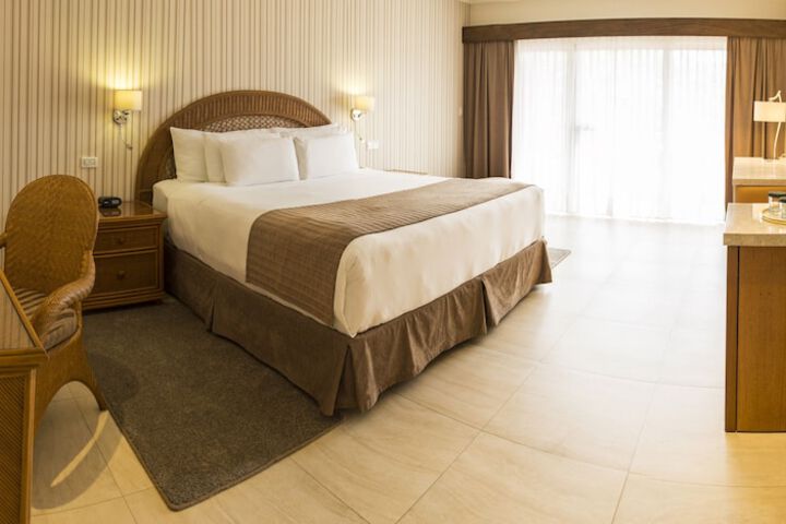 Room 10 of 73