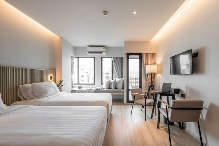 Room 44 of 157