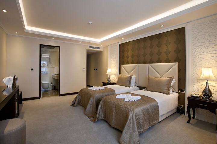 Room 12 of 70