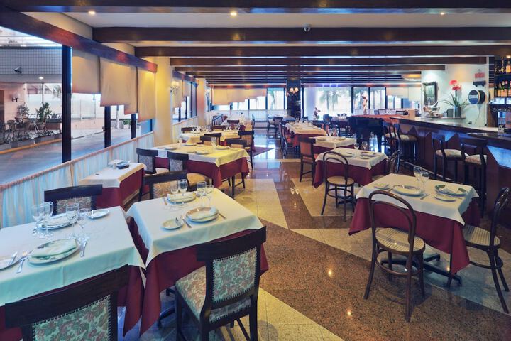 Dining 74 of 137